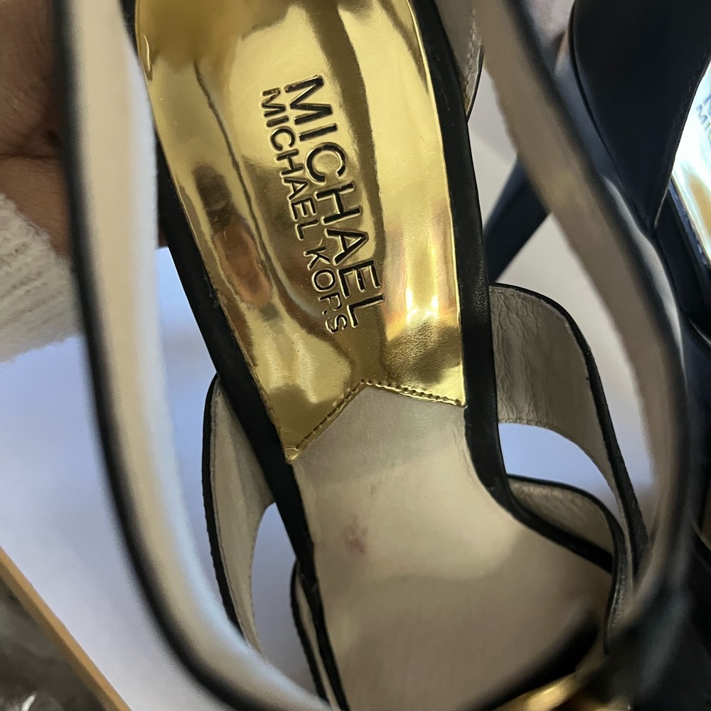 Excellent condition black high heels with gold zippers